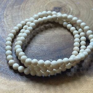 Tridacna shell NEW Crystal stretch bracelet one 7” 5mm beaded beads giant clam